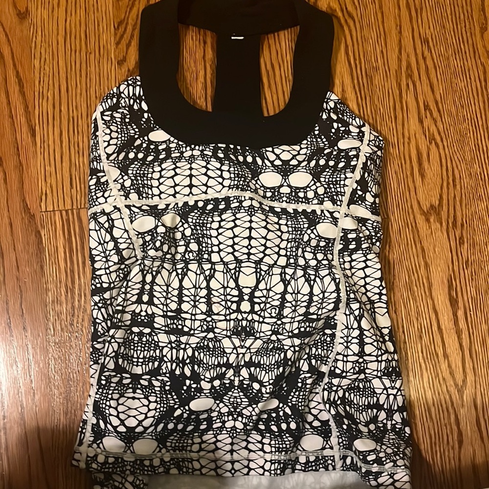 Lululemon tank top